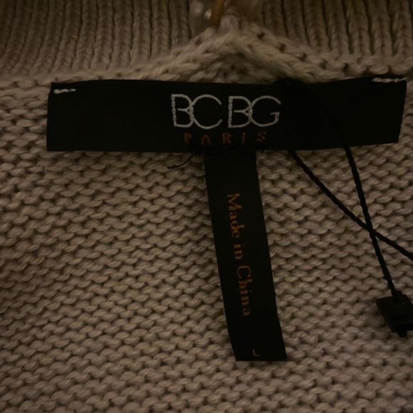 BCBG SWEATER VEST - Picture 7 of 10